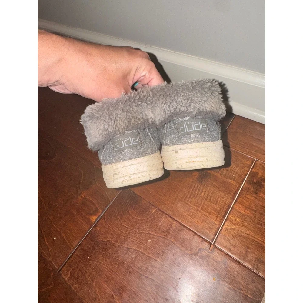 Hey Dude Britt Youth Grey Sparkling Faux Fur Lined Boots Girls Size K13 EU 32
